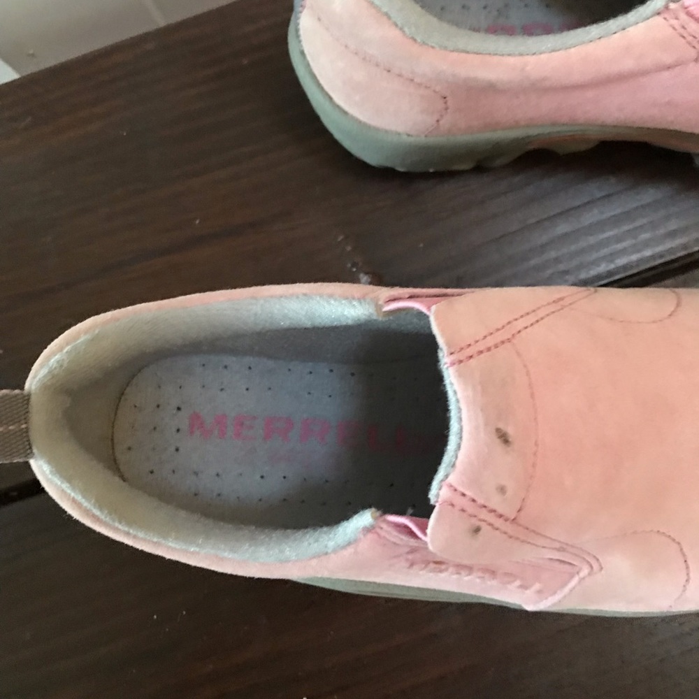 Footwear - Picture 6 of 8